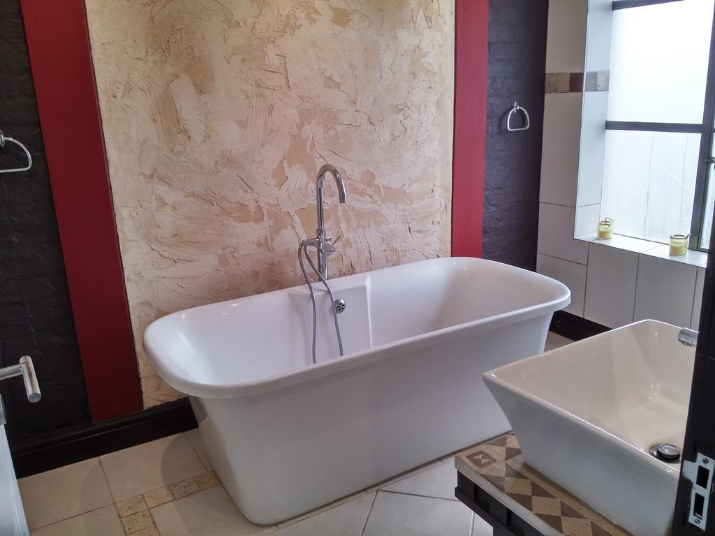 דרבנוויל African Adventures Accommodation מראה חיצוני תמונה