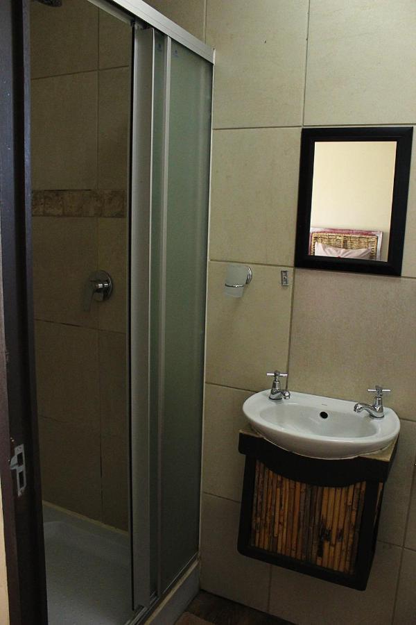 דרבנוויל African Adventures Accommodation מראה חיצוני תמונה