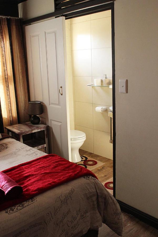 דרבנוויל African Adventures Accommodation מראה חיצוני תמונה