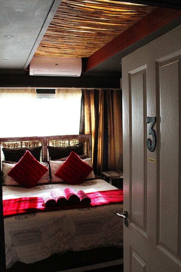 דרבנוויל African Adventures Accommodation מראה חיצוני תמונה