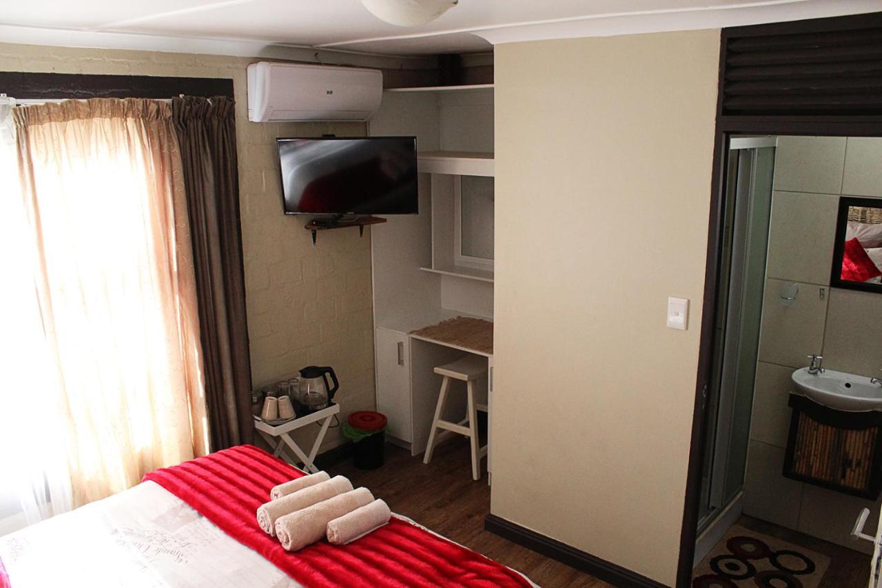 דרבנוויל African Adventures Accommodation מראה חיצוני תמונה