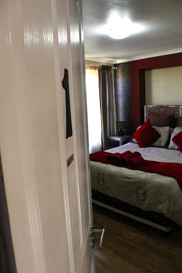 דרבנוויל African Adventures Accommodation מראה חיצוני תמונה