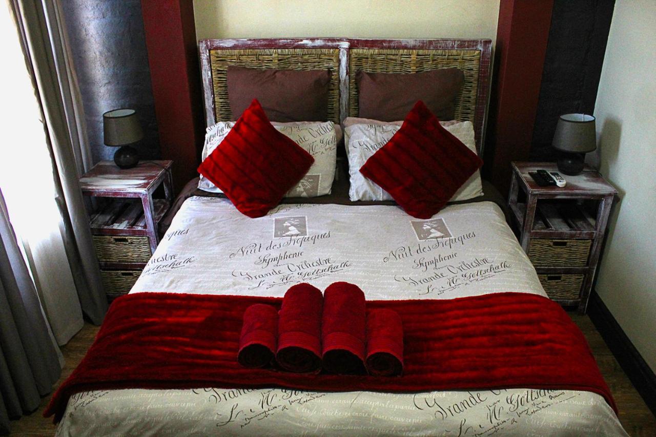 דרבנוויל African Adventures Accommodation מראה חיצוני תמונה