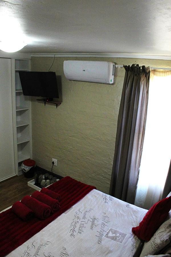 דרבנוויל African Adventures Accommodation מראה חיצוני תמונה