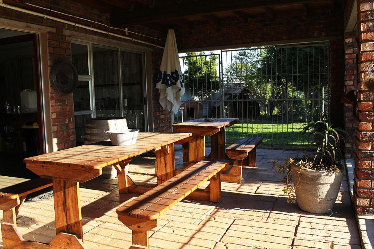 דרבנוויל African Adventures Accommodation מראה חיצוני תמונה